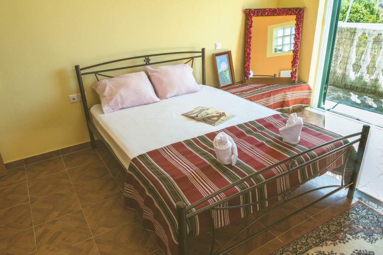 Apartmán Modern Flat With Beautiful Views In South Of Corfu Lefkímmi Exteriér fotografie