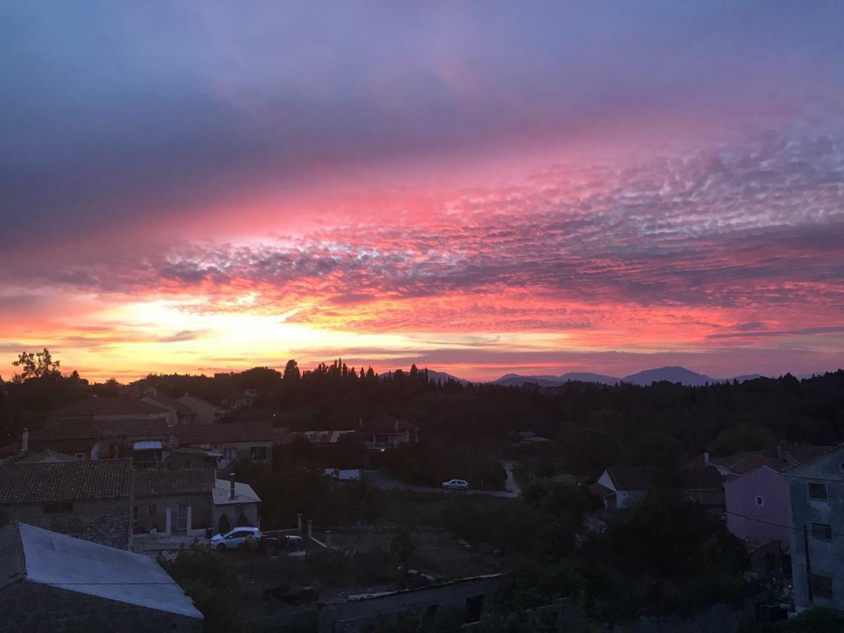 Apartmán Modern Flat With Beautiful Views In South Of Corfu Lefkímmi Exteriér fotografie