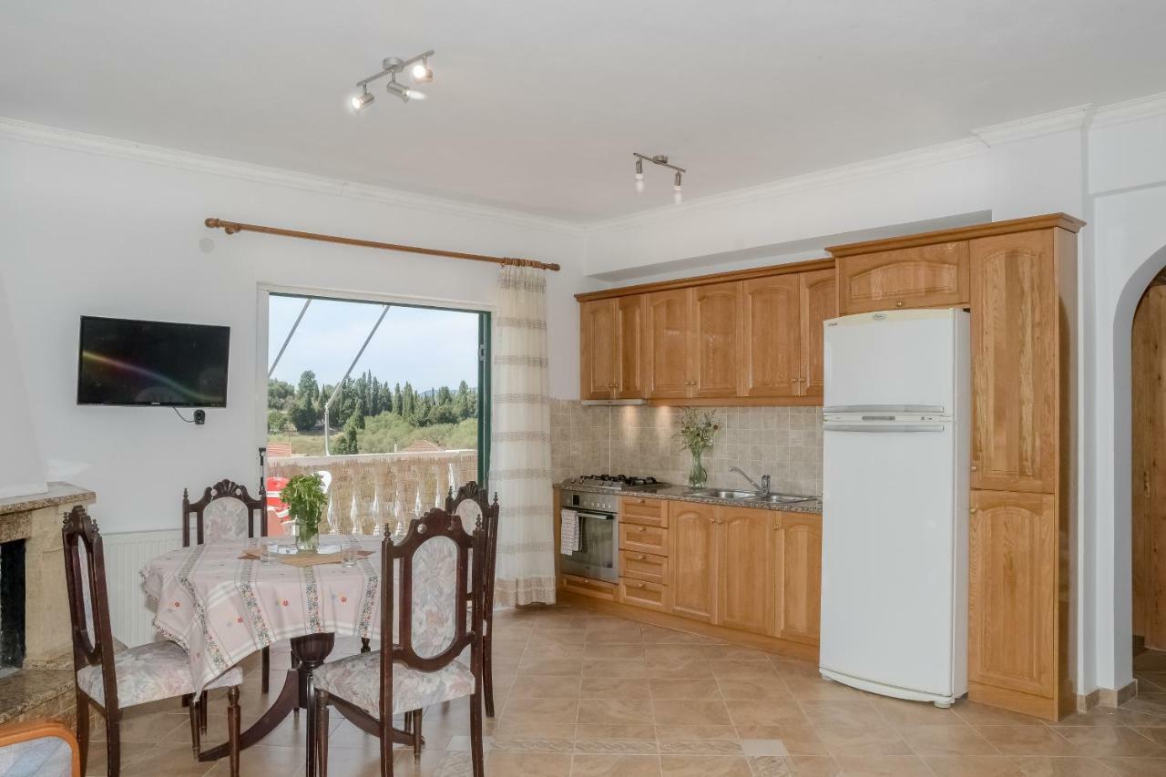Apartmán Modern Flat With Beautiful Views In South Of Corfu Lefkímmi Exteriér fotografie